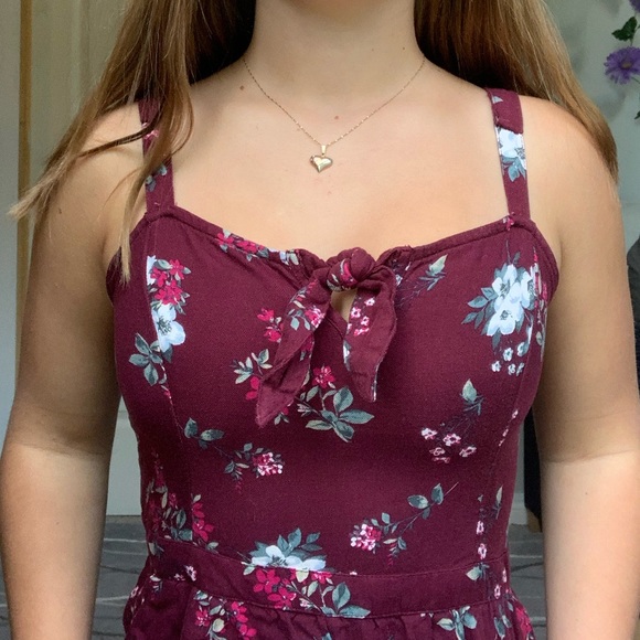 Hollister Burgundy Floral Print Jumpsuit!! - Picture 2 of 7